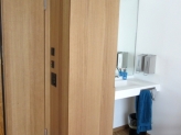 Holzschrank