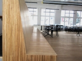 Holzbank